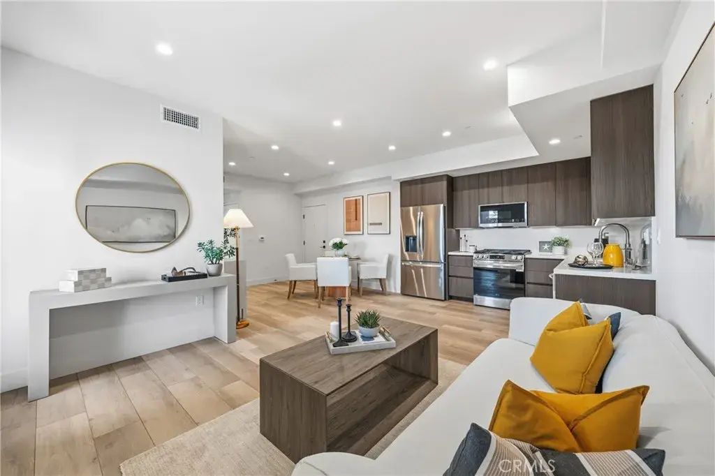 150 S Oak Knoll Avenue 105, Pasadena
