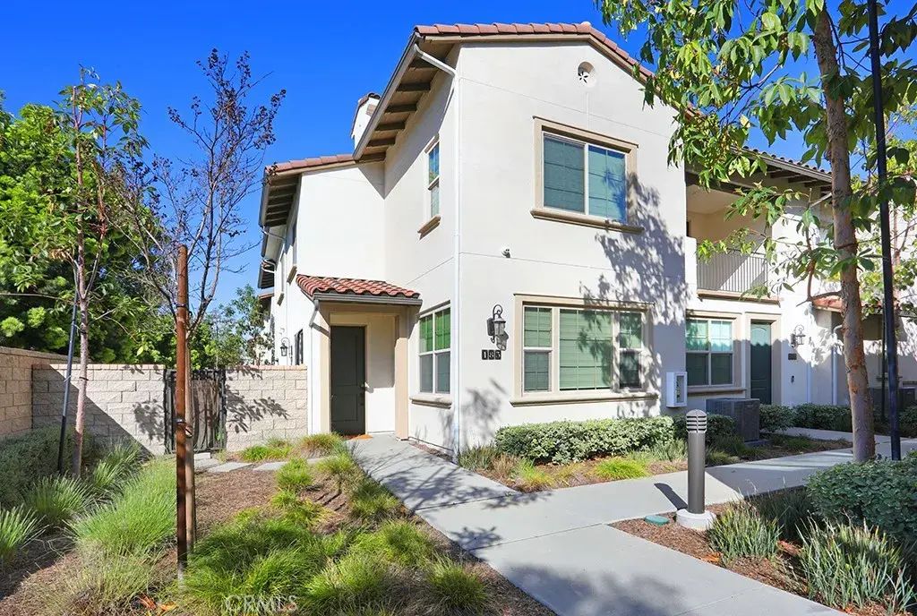 183 Lantana, Stanton
