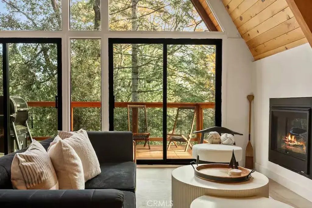 26664 Thunderbird Drive, Lake Arrowhead