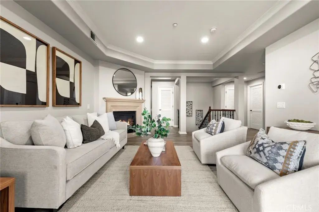 401 Bernard Street 211, Costa Mesa
