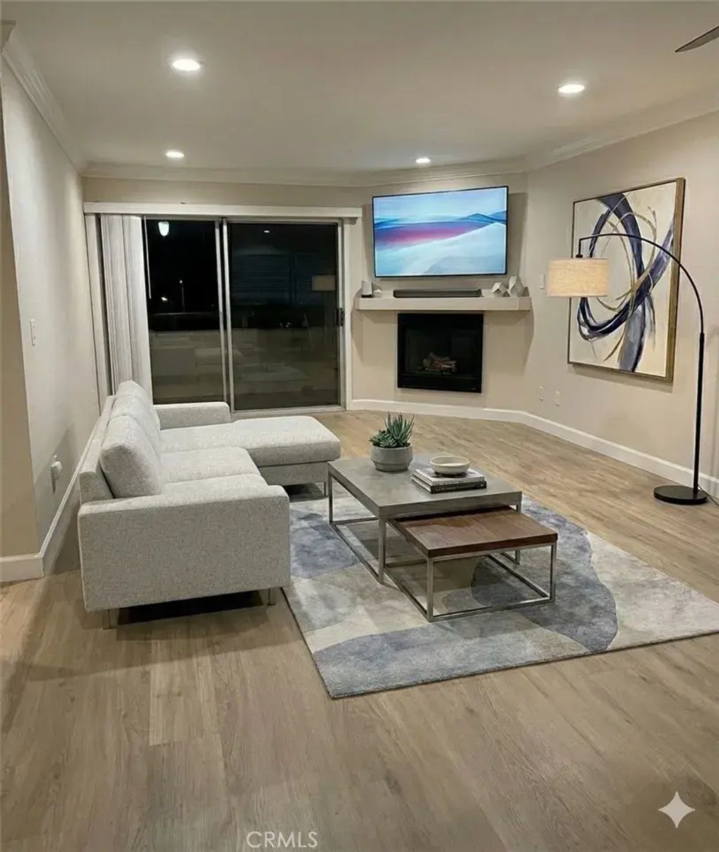 5515 Canoga 127, Woodland Hills