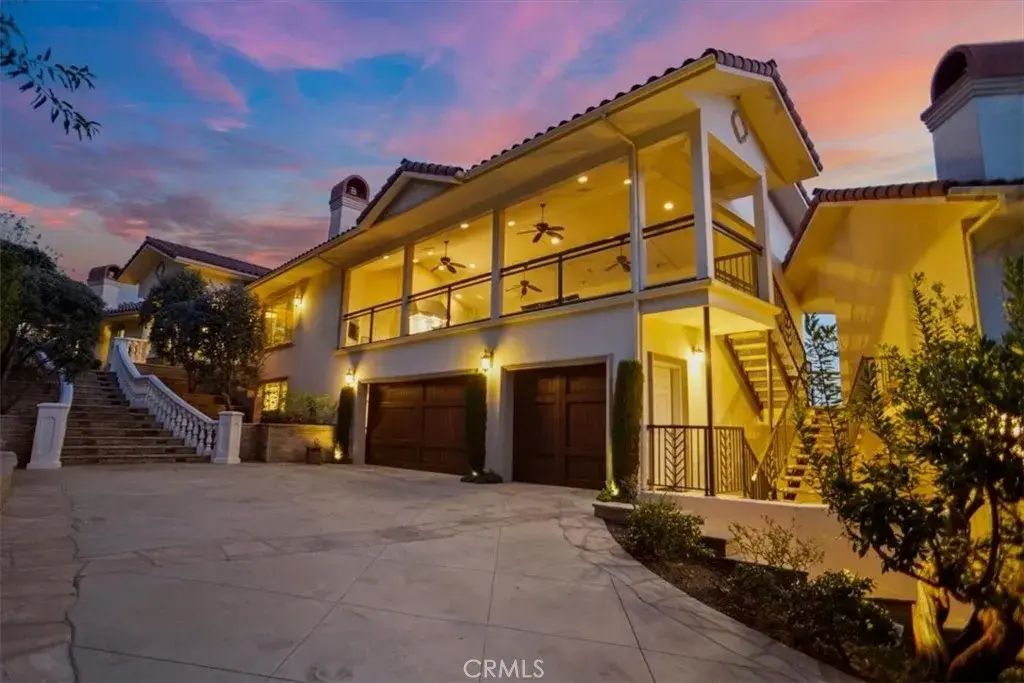 12 Skyline Drive, Burbank