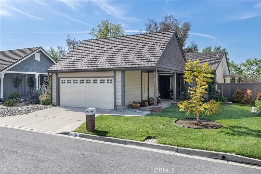 21182 Via Este, Yorba Linda