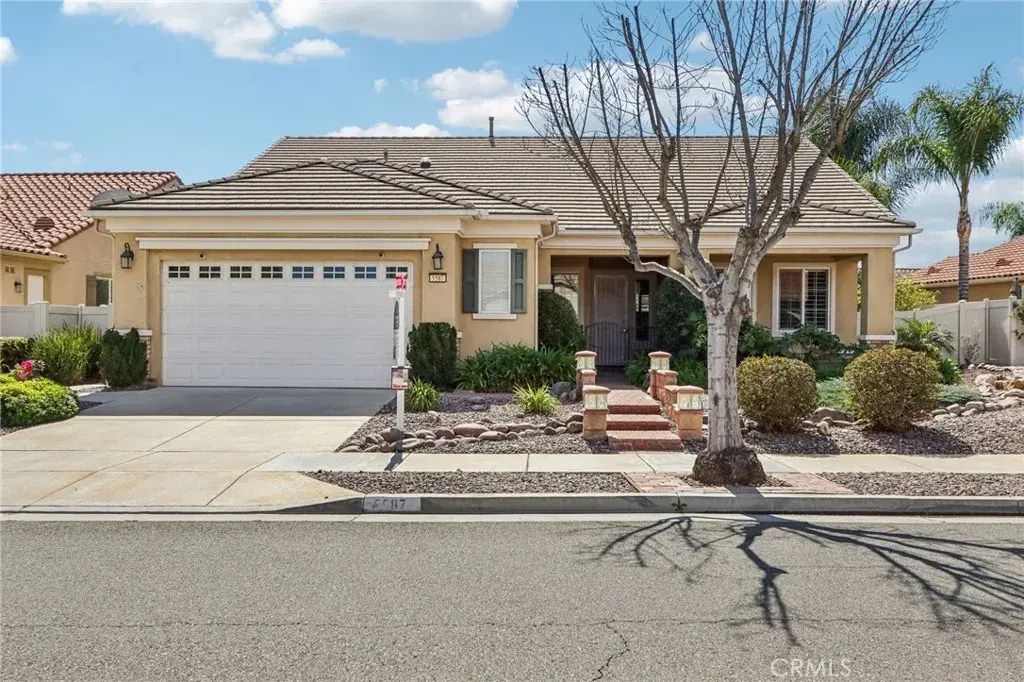 5587 Paseo Famosa, Hemet