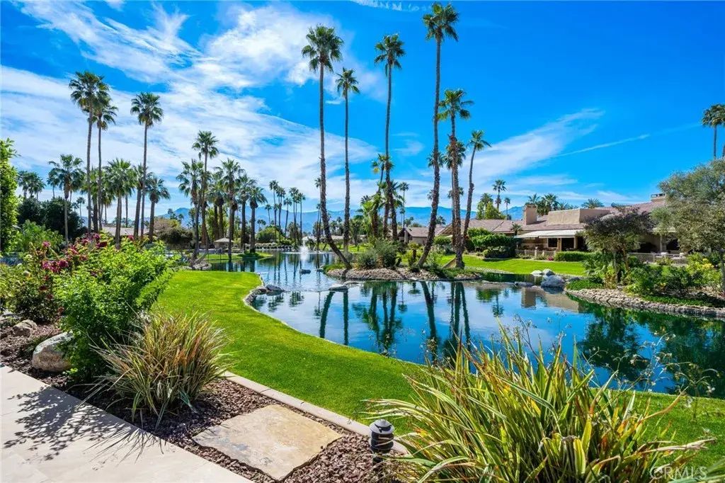 77 Laredo Lane, Palm Desert