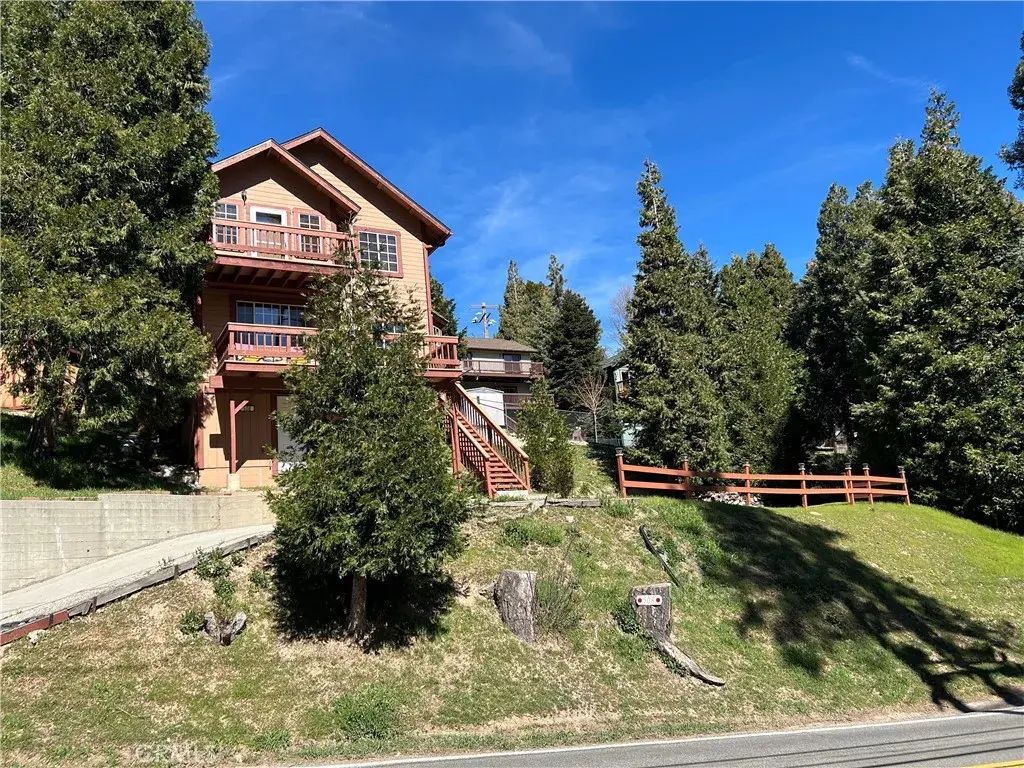 508 Dart Canyon, Crestline
