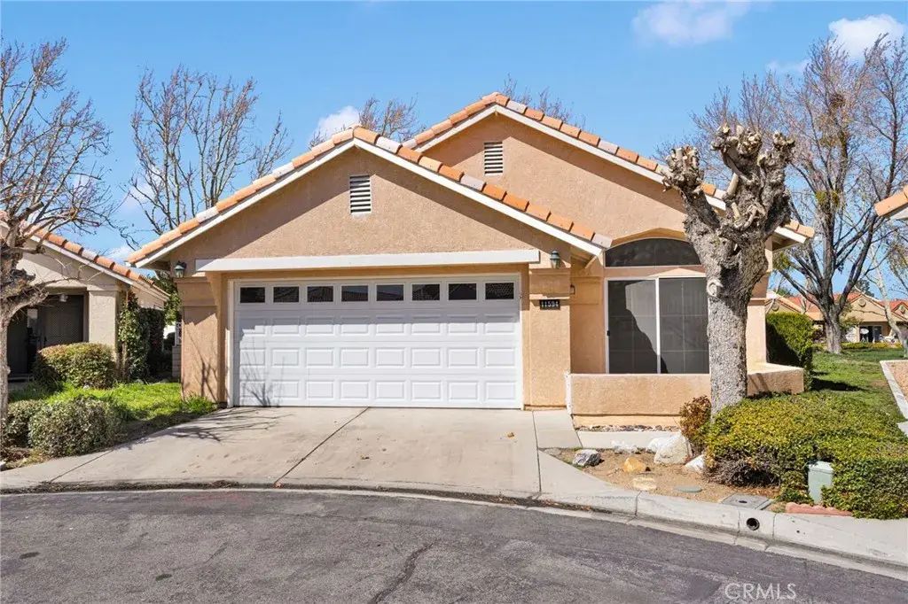 11594 Mountain Meadow Drive, Apple Valley