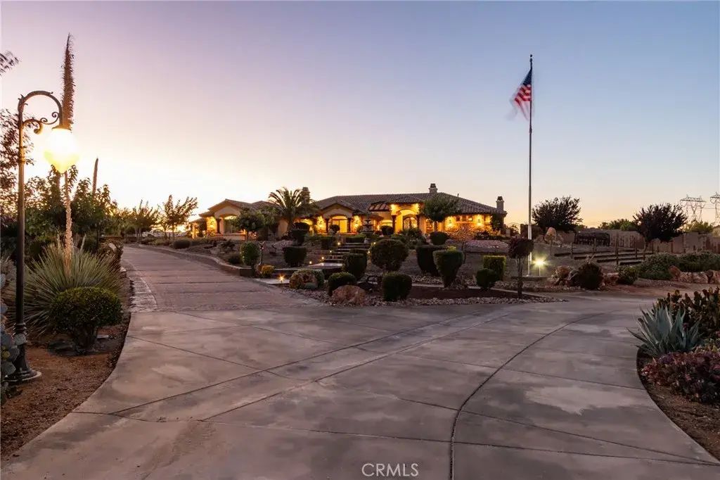 12260 Desert Rose Way, Oak Hills