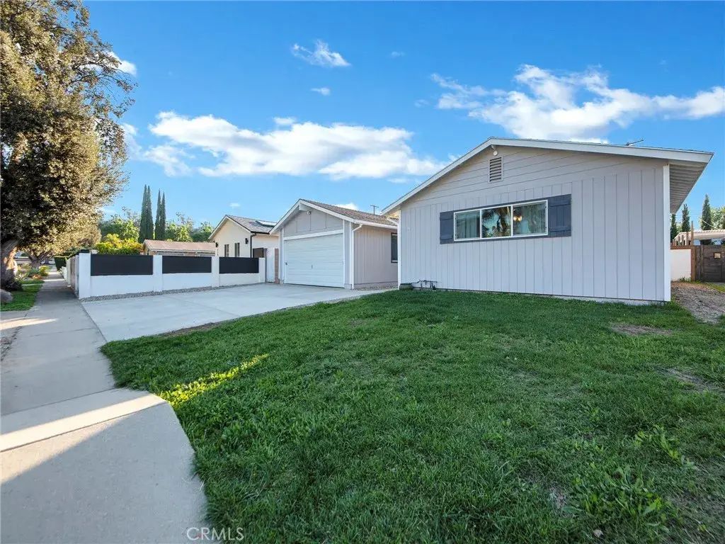 6215 Glide Avenue, Woodland Hills
