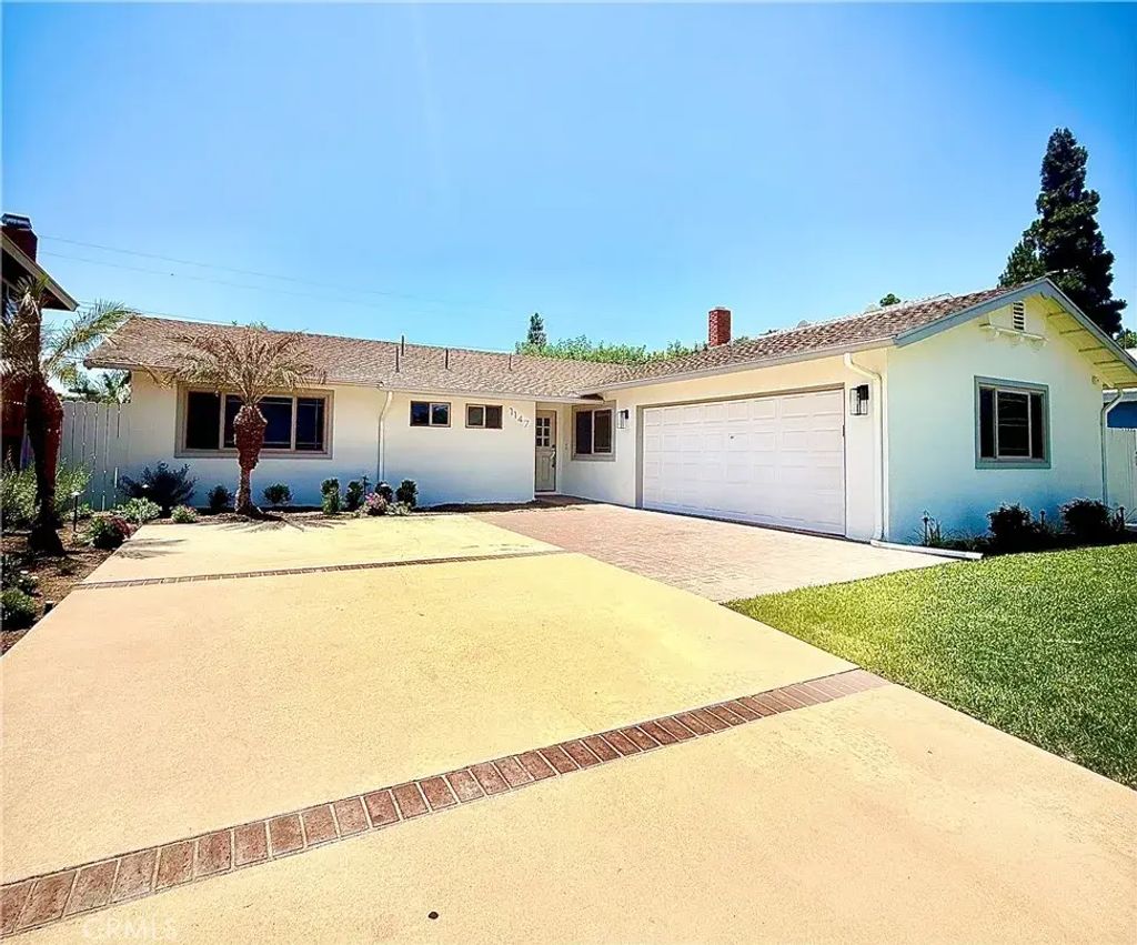 1147 Charleston, Costa Mesa