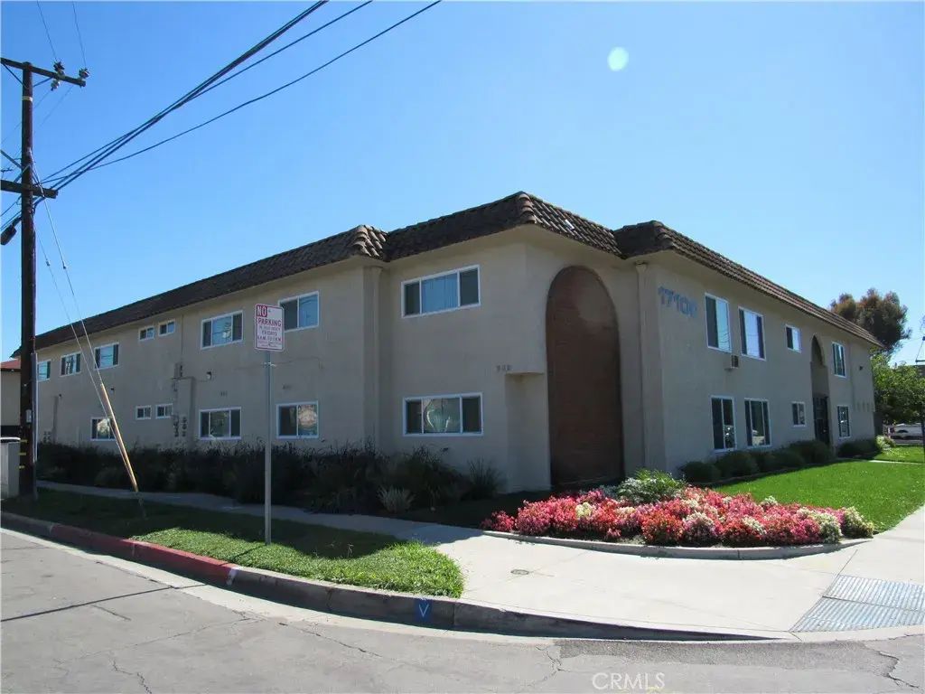 17100 Downey Avenue, Bellflower