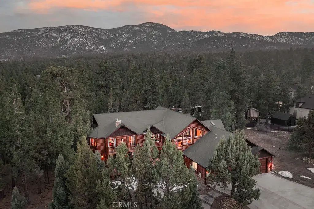 1086 Heritage, Big Bear City