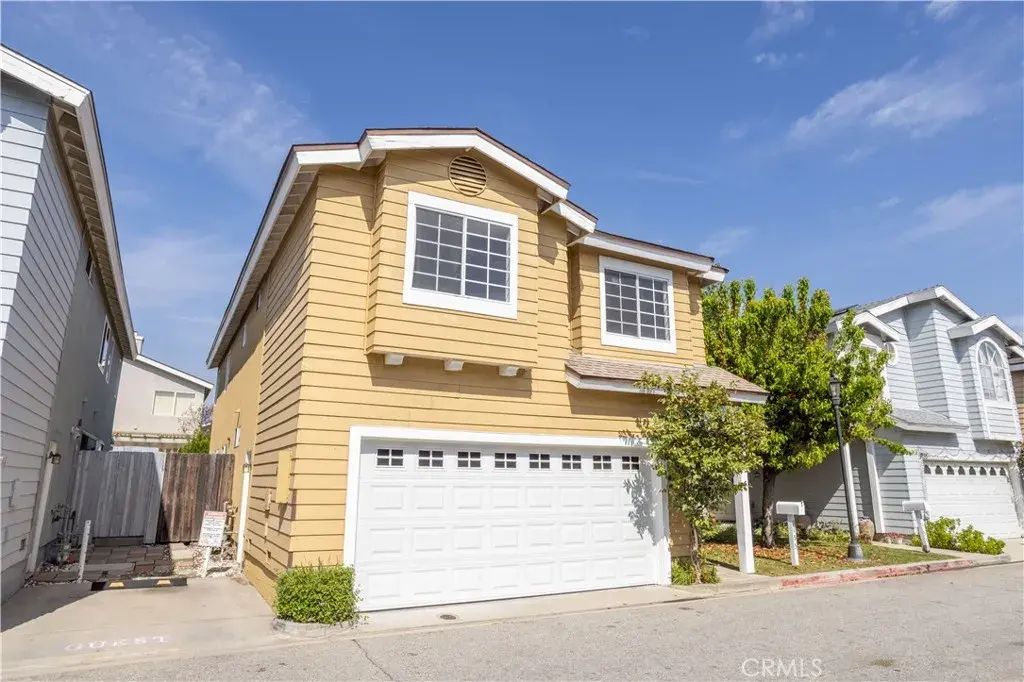 9155 Noble, North Hills