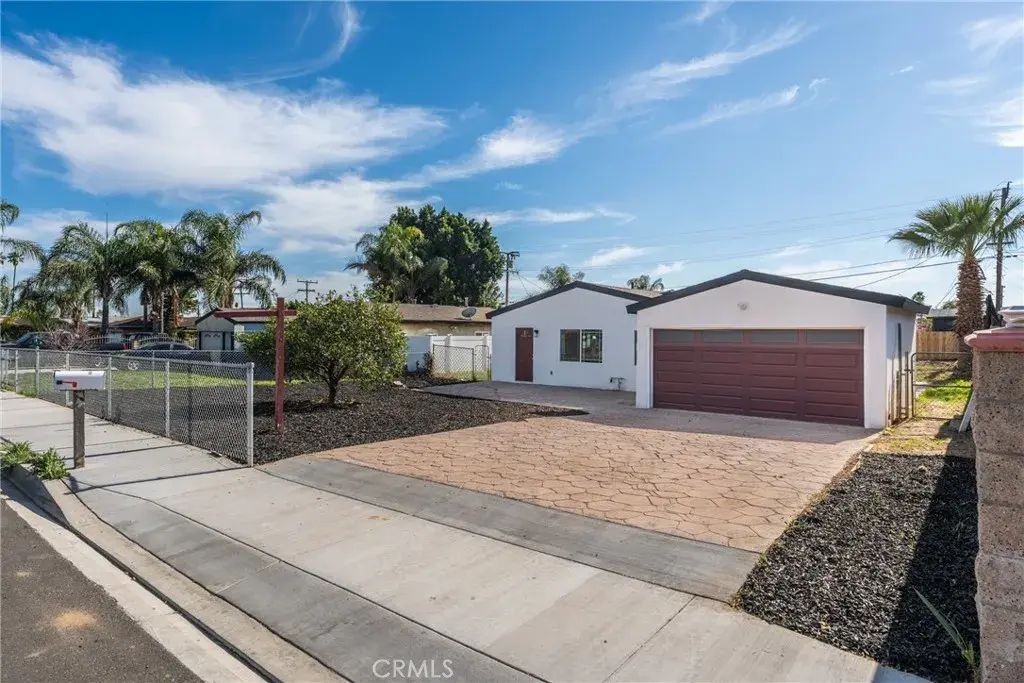 5672 28th Street, Jurupa Valley