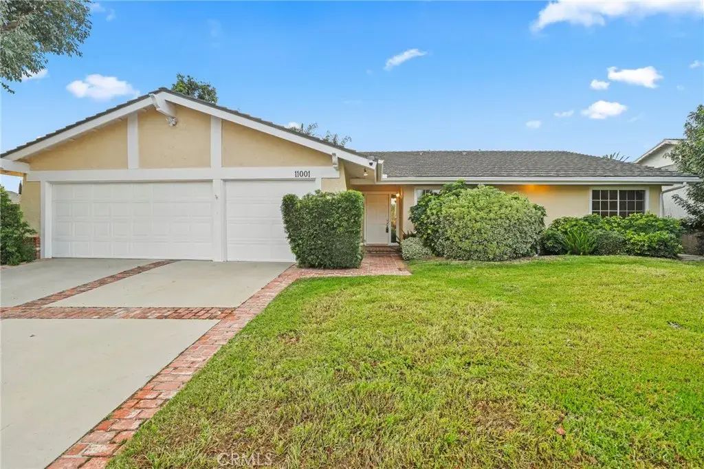 11001 Limerick Avenue, Chatsworth