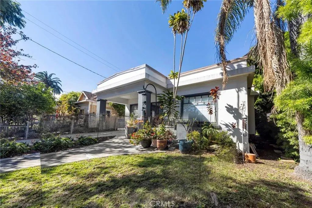 913 Walnut Avenue, Long Beach