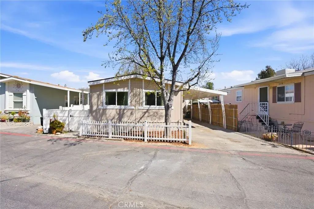 30000 Hasley Canyon 16, Castaic