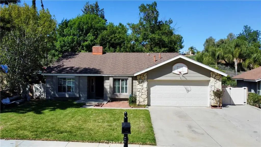 2442 Antelope, Corona