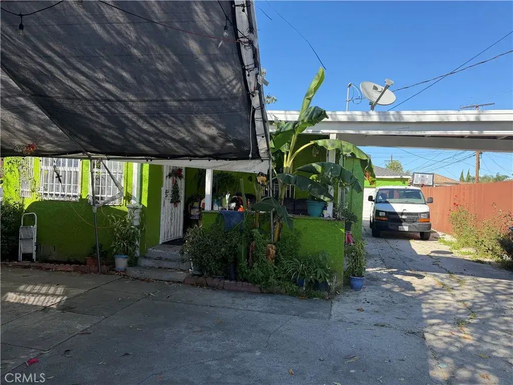 2255 E 105th, Los Angeles