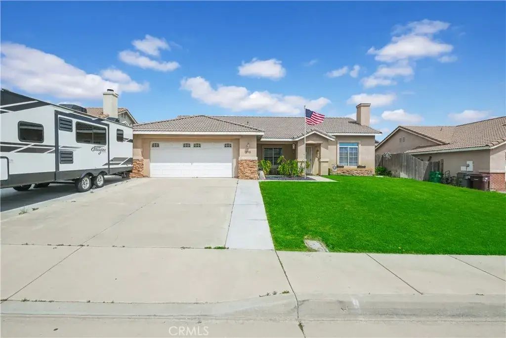 998 Sycamore Court, Banning