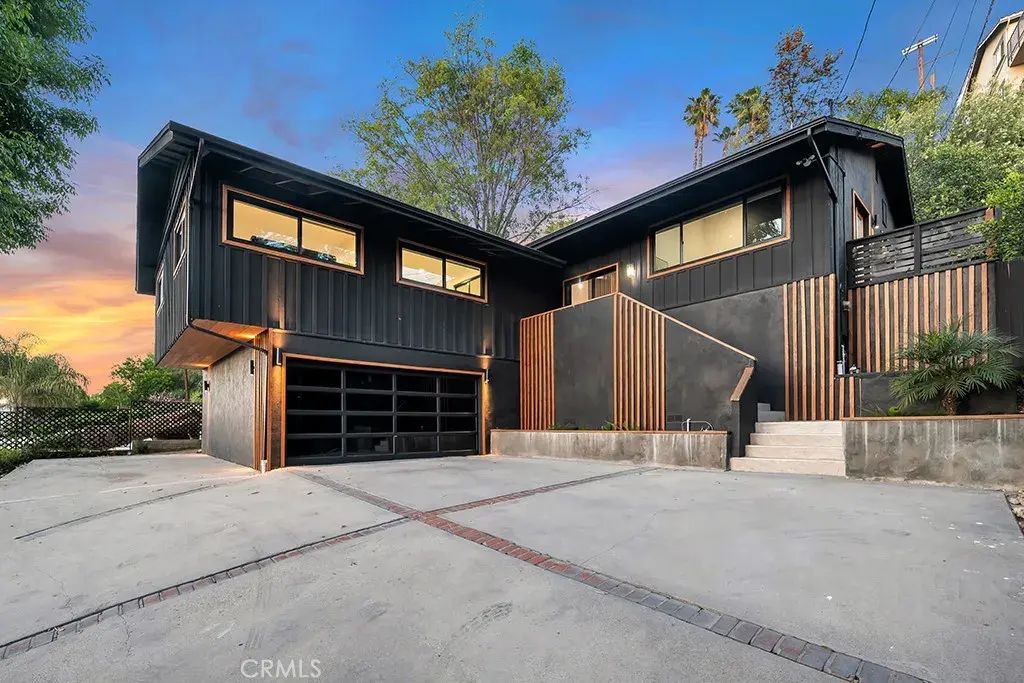 5200 Don Pio, Woodland Hills