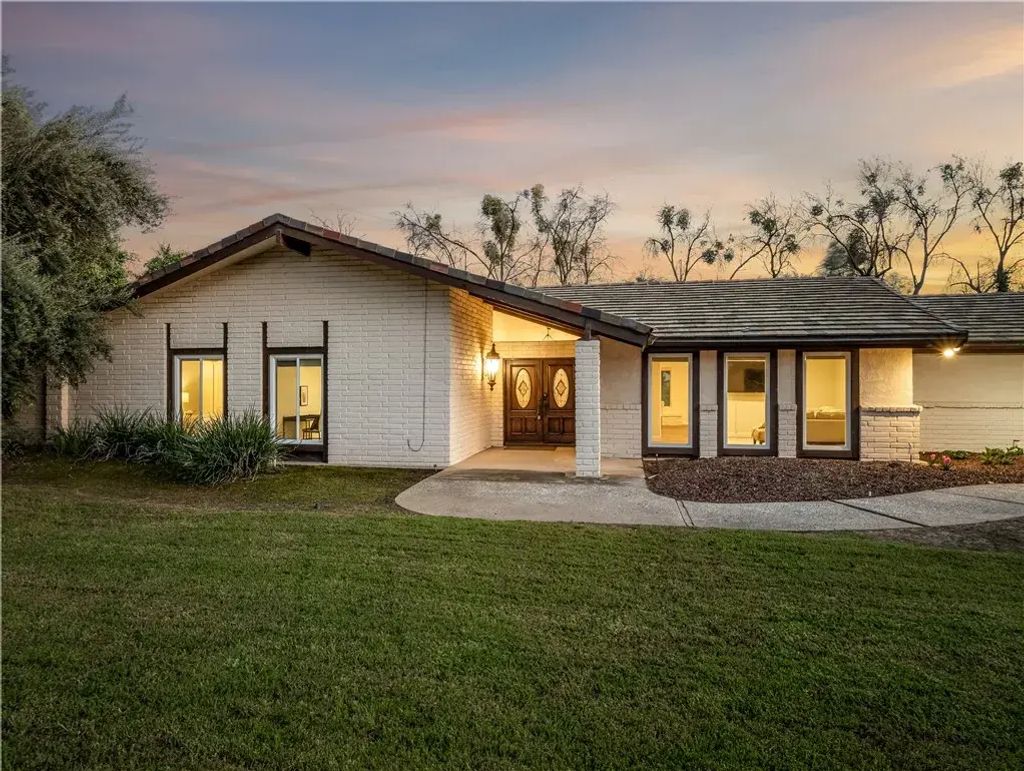 9321 E Bullard, Clovis