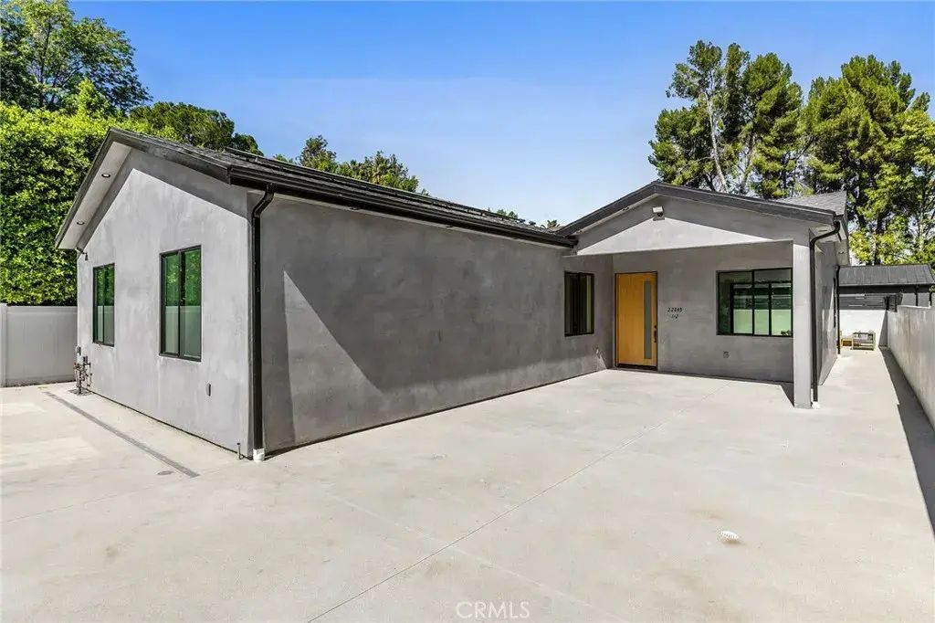 22845 Dolorosa Street, Woodland Hills