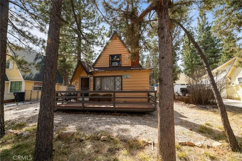 324 Angeles Boulevard, Big Bear City