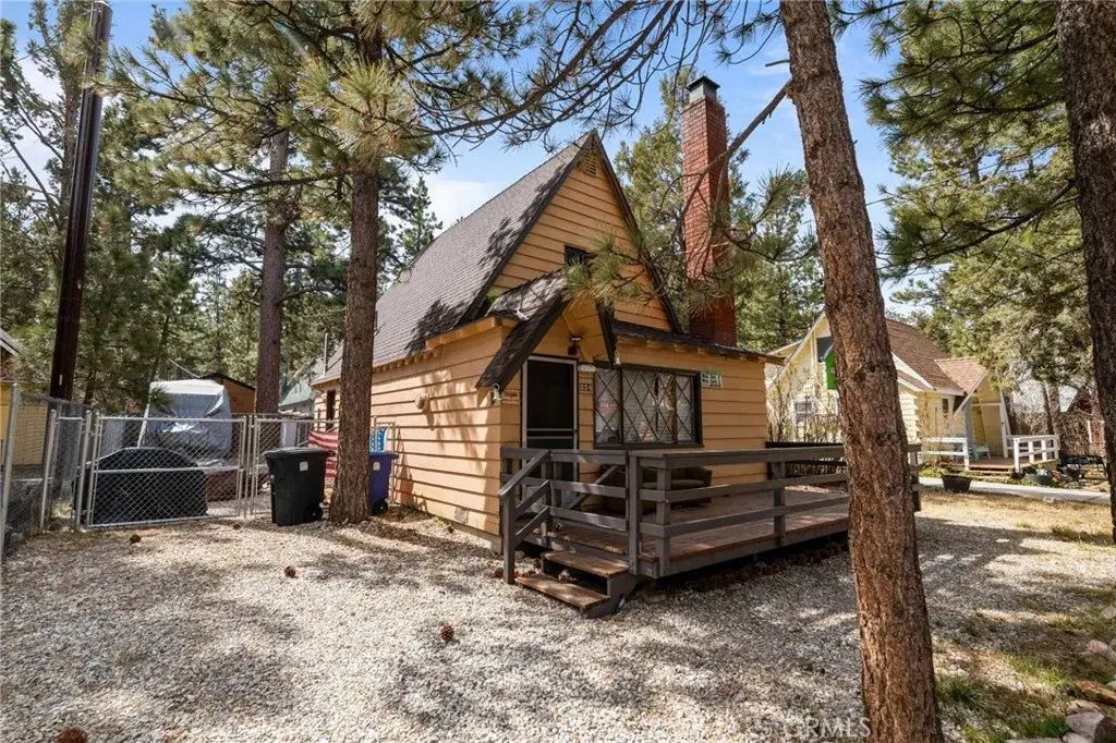 324 Angeles Boulevard, Big Bear City