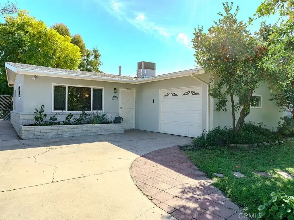 1232 Turquoise, Mentone