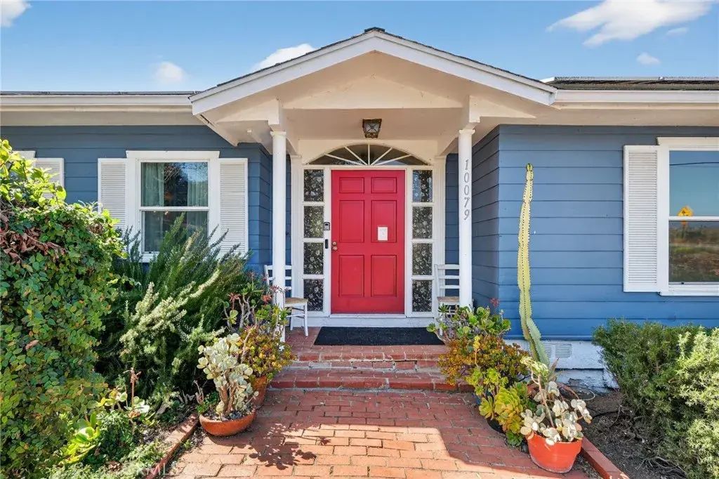 10079 W Lilac Road, Escondido