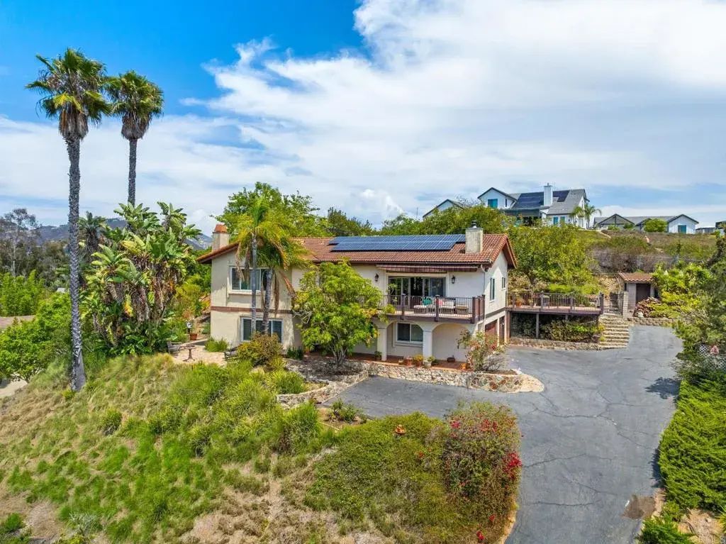 1330 Sugarbush Drive, Vista