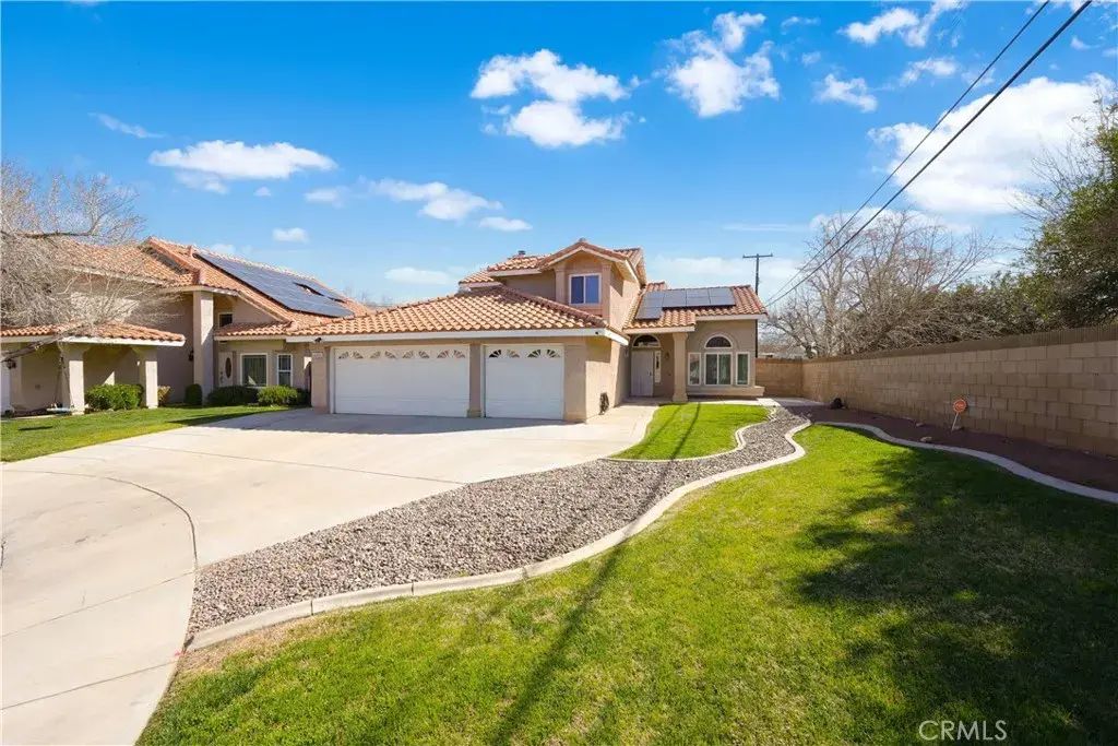 44200 Gillan Avenue, Lancaster
