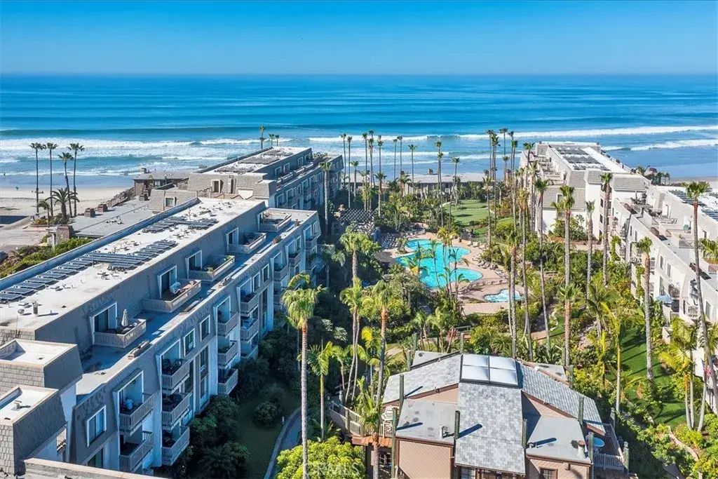 999 N Pacific F103, Oceanside