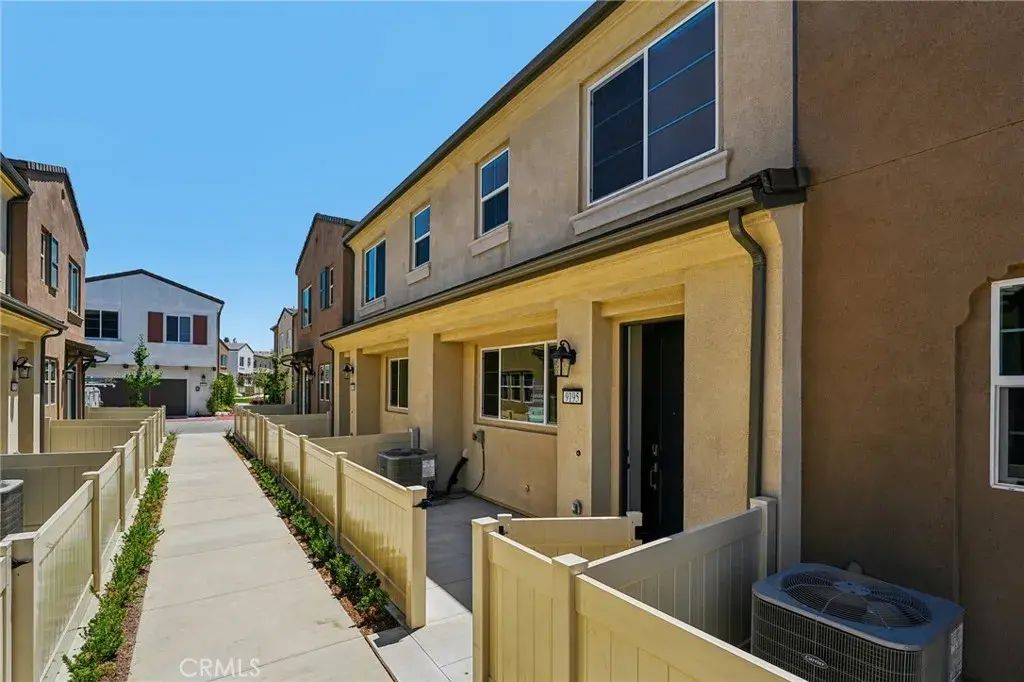 9195 Waverly Lane, Riverside