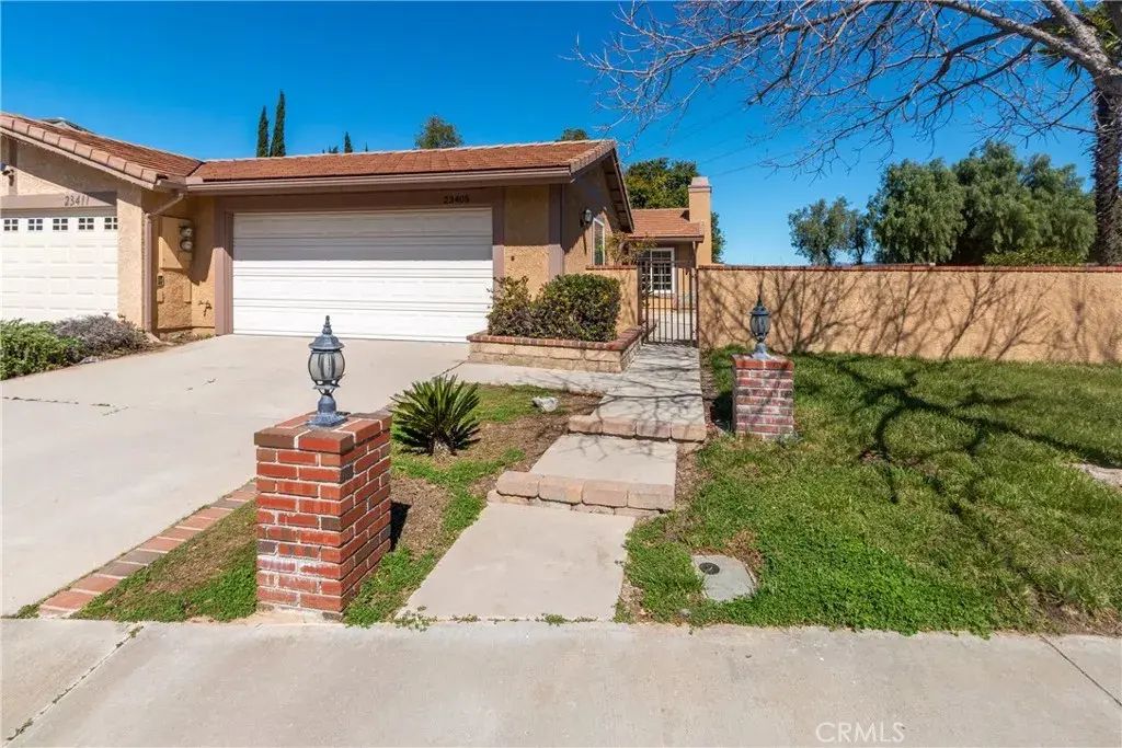 23405 Gaucho Court, Valencia