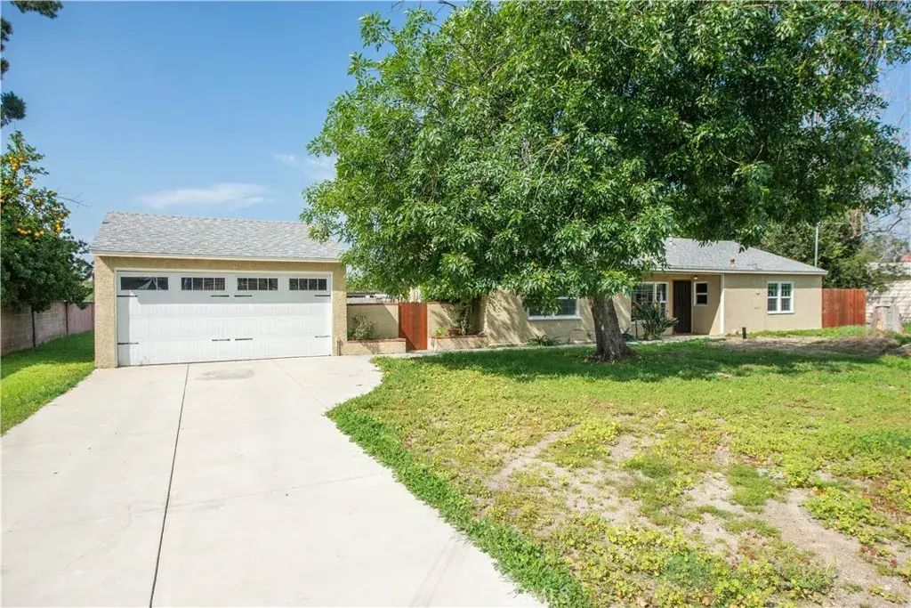 9537 Lemona, North Hills