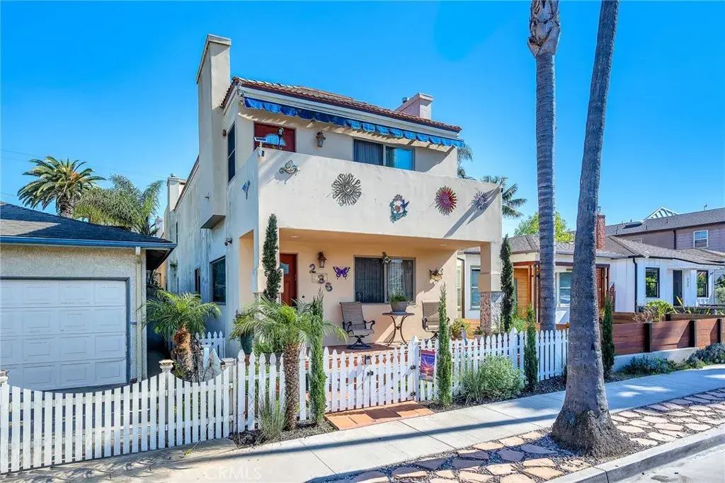 236 8th St, Seal Beach
