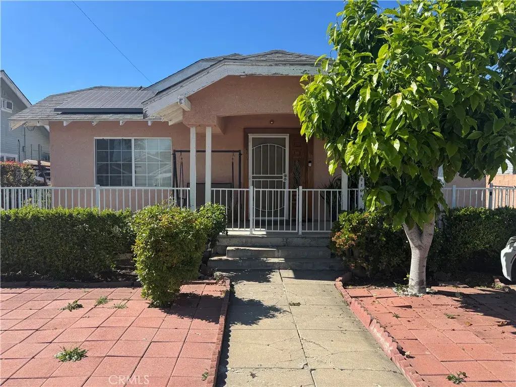 2208 Maple Street, Santa Ana