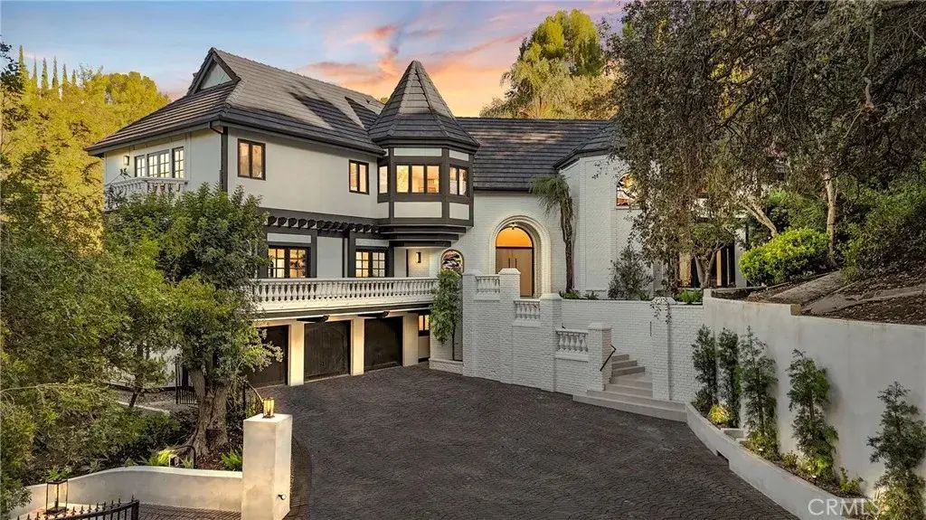 4437 Balboa, Encino