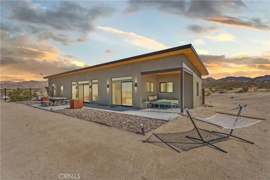 7190 Lawrence Avenue, Joshua Tree