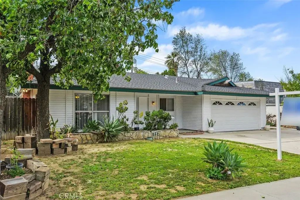 786 Spruce, Riverside
