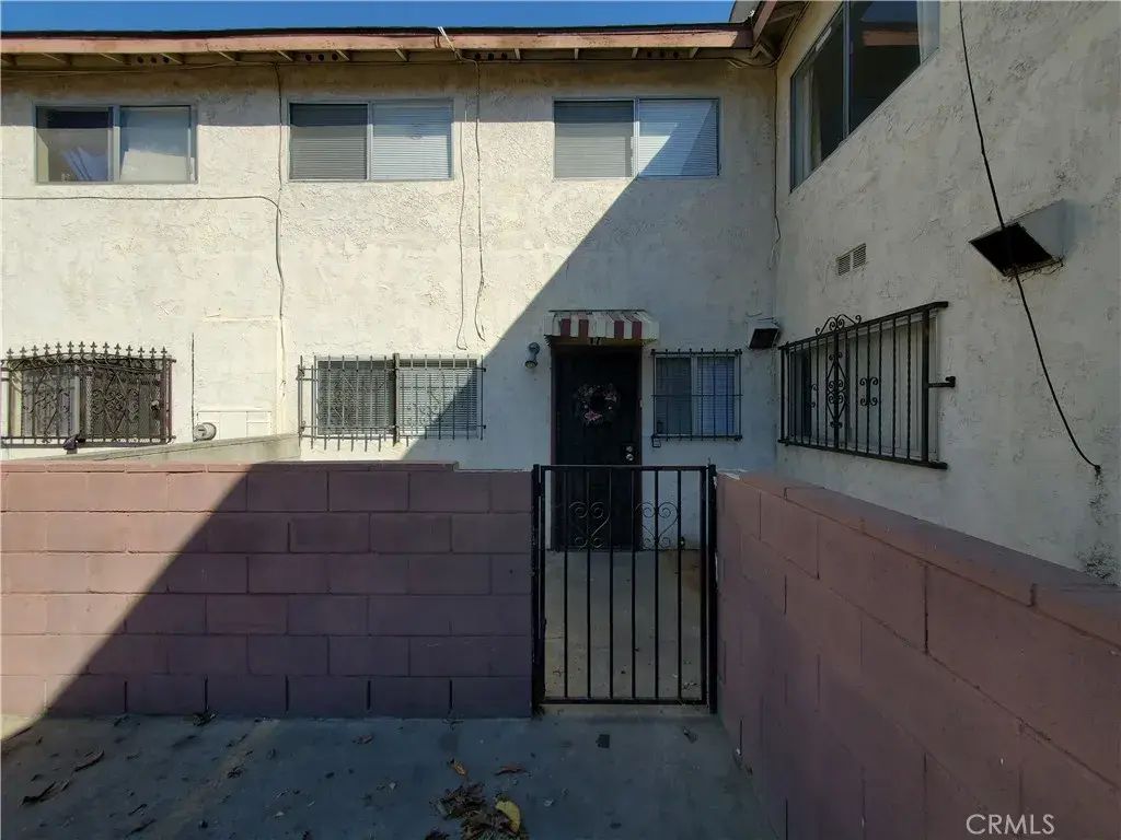 2020 W 23 Street 17, Long Beach