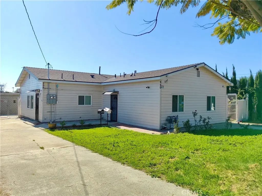 960 E Columbia Avenue, Pomona