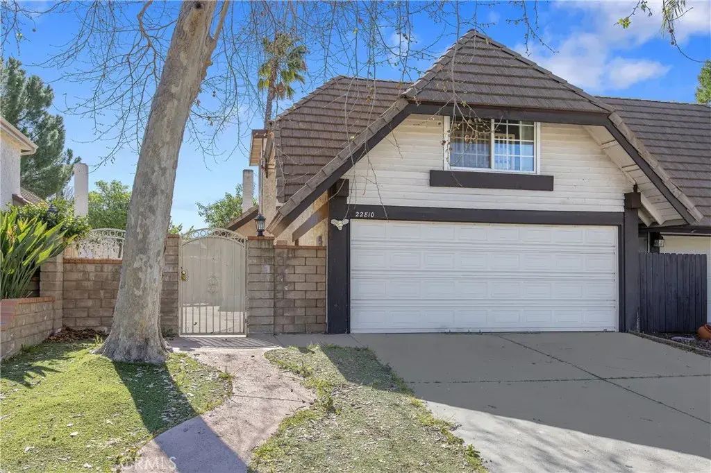 22810 Rio Chico Drive, Valencia