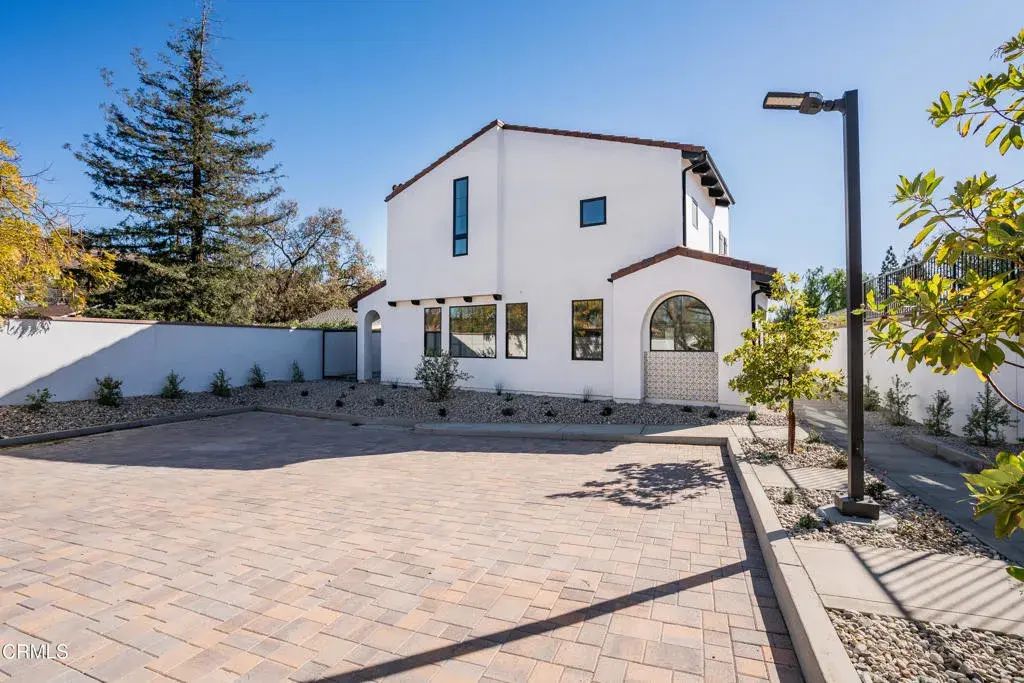 136 N Oakview Drive 102, Thousand Oaks