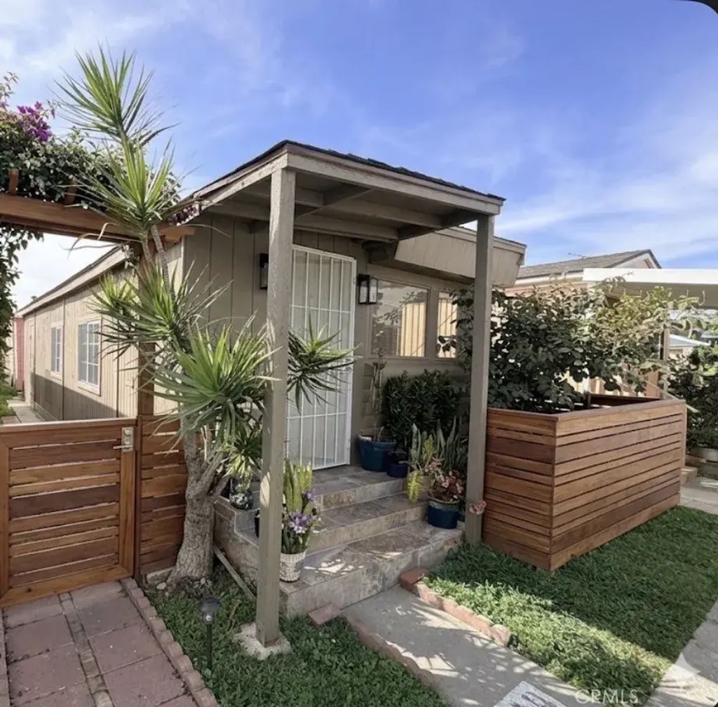 12265 Woodruff 39, Downey