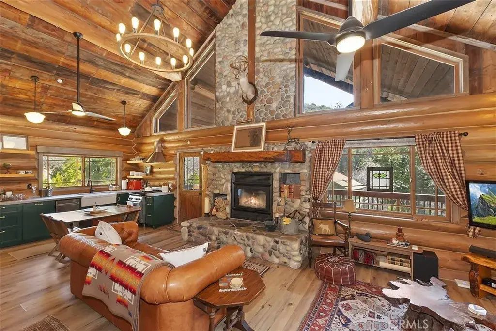 29632 Hook Creek Road, Cedar Glen