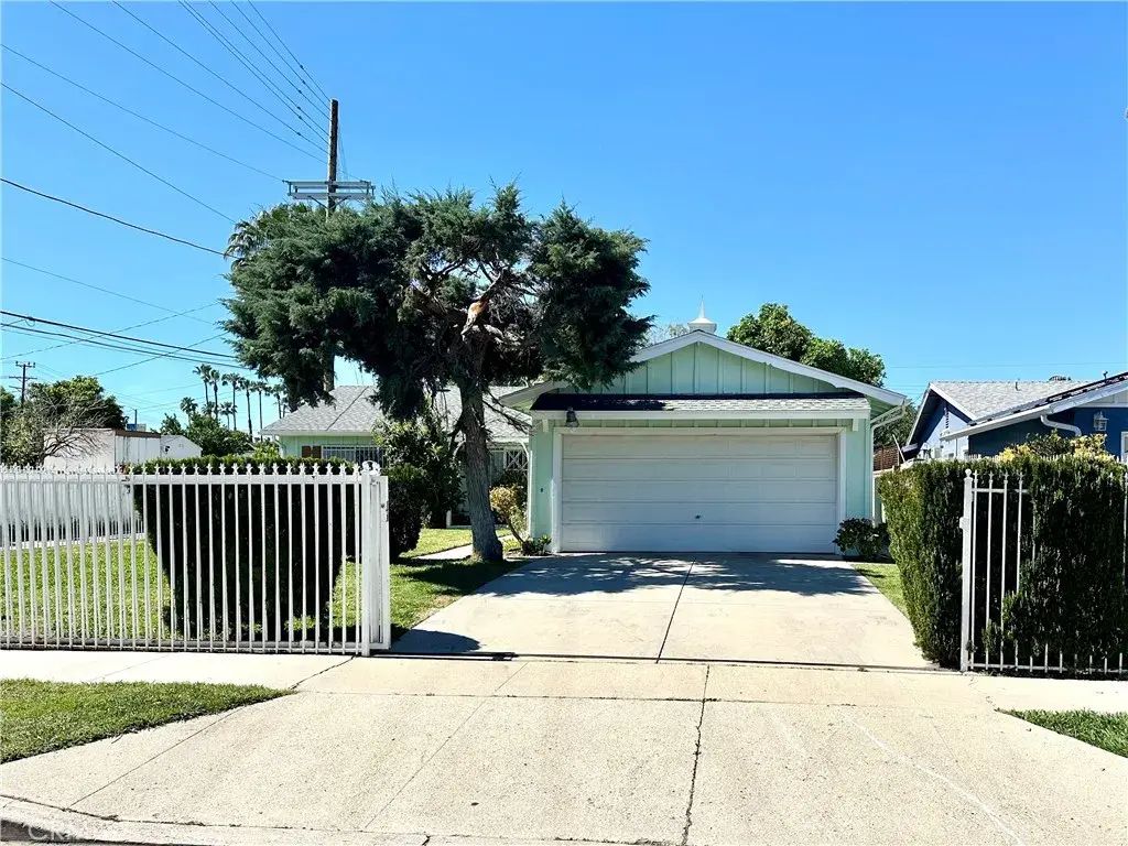 6415 Lederer, West Hills