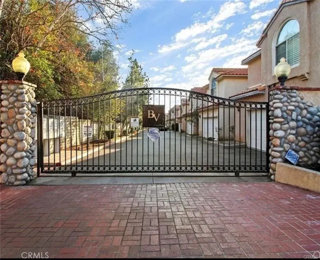 13775 Glenoaks 8, Sylmar